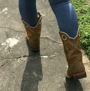 Meet your Posher, Janet